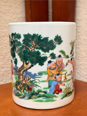 🔹Chinese Porcelain Bitong (brush pot)